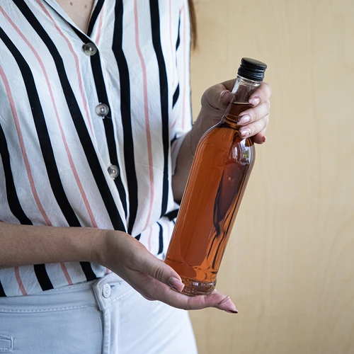 500 ml Hoikka Pullo, mustalla kierrekorkilla, vodkalle, 6 kpl - 8