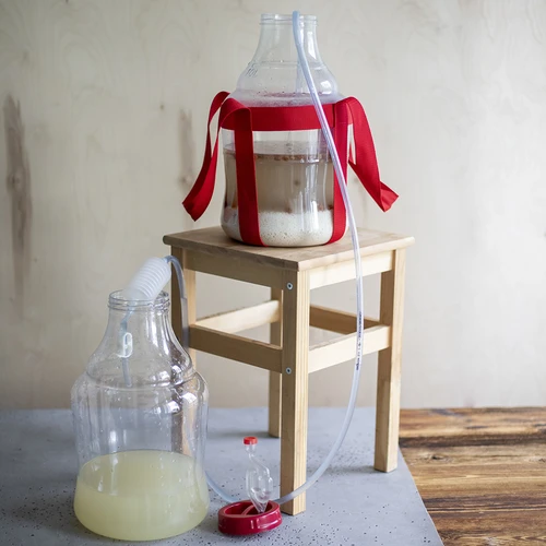 Kevyt, särkymätön viinipallo hihnoilla, 10 L - 16