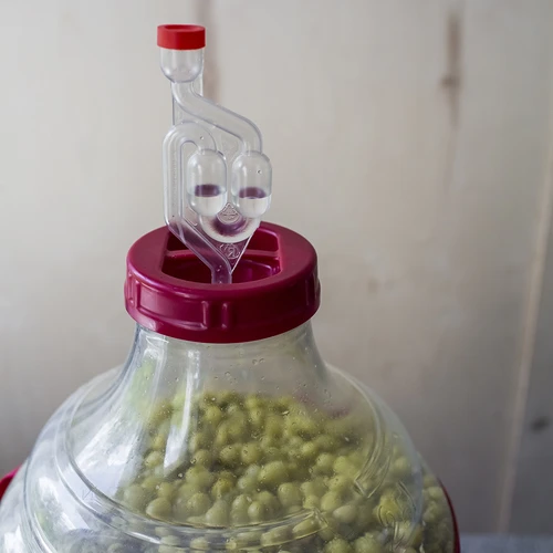 Kevyt, särkymätön viinipallo hihnoilla, 20 L - 14