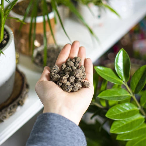 Kevytsora ruukkukasveille, puutarhanhoitoon ja lasimetsiin 10–20 mm, 4L - 11