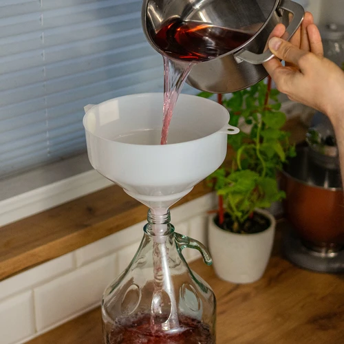 Muovisuppilo fi20cm - 4