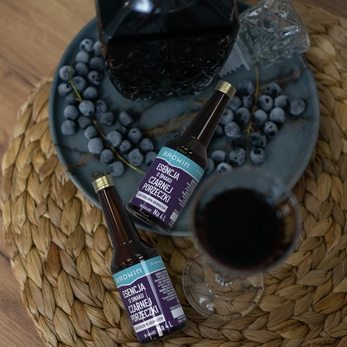 Mustaherukan makuinen esanssi luonnollisella aromilla 4 L - 40 ml - 10
