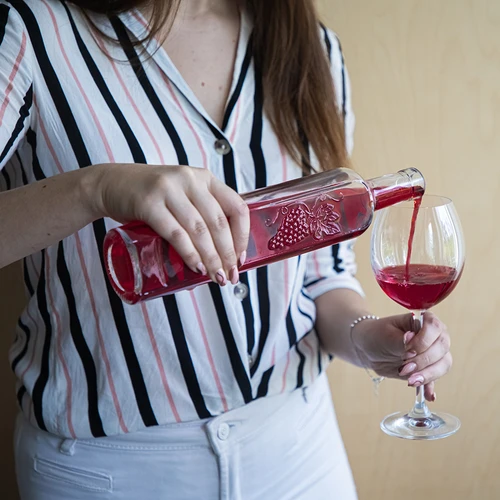 NieWINNA-pullo 500 ml korkilla - 7