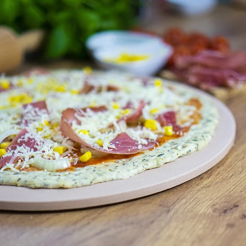 Pizzakivi kahvalla ja veitsellä, kordieriitista, pyöreä 33 cm - 10