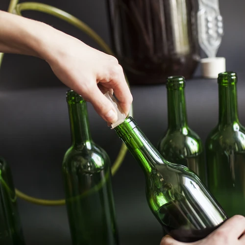 Viinipullo 0,75L korkkeineen ja kutistekapseleineen - 12 kpl - 8