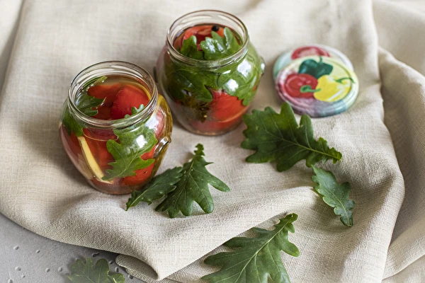 Jakso 2: Hapatettu paprika tammenlehdillä