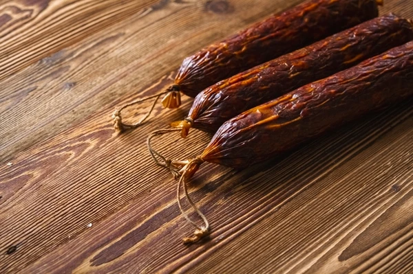 Kotitekoinen Krakovan makkara – savustettu