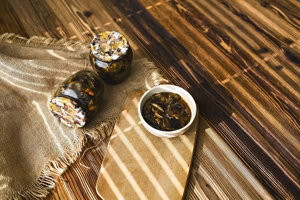 Kotitekoiset marinoidut sienet