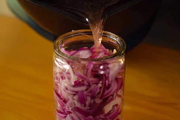 Marinoitu punasipuli