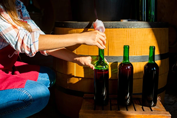 Miten tehdä viiniä vaihe vaiheelta?