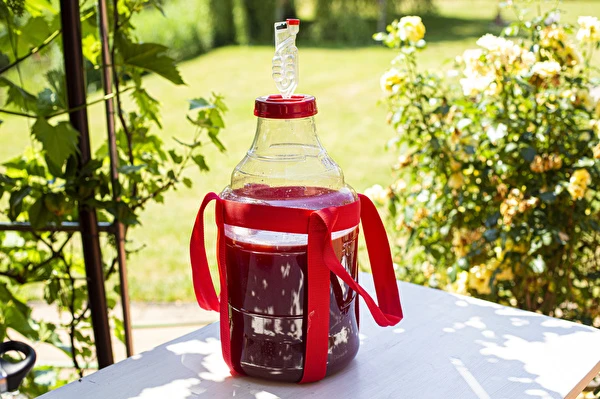 Miten tehdä viiniä vaihe vaiheelta?