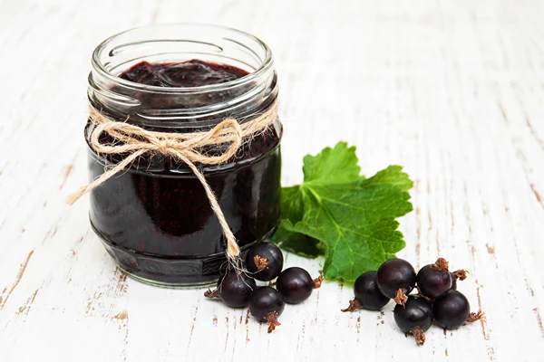 Mustaherukka-omenahillo