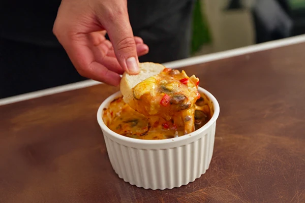 Sulava camembert persikkahillolla