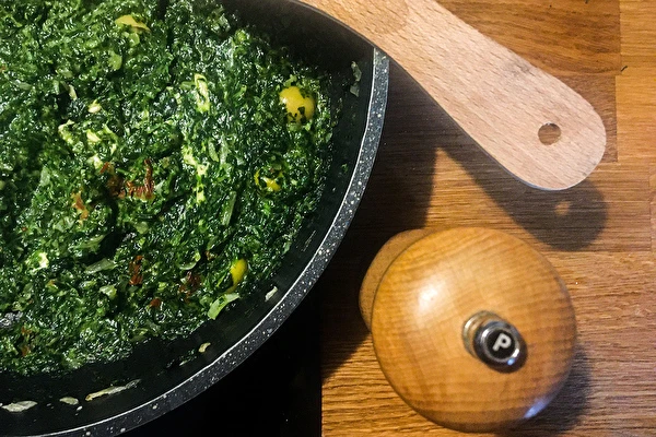 Uunipierogit pinaattitäytteellä