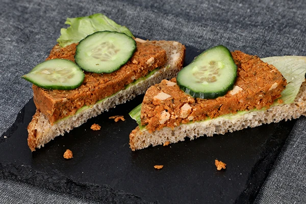 Vegaaninen "mortadella" kinkunkeittimestä