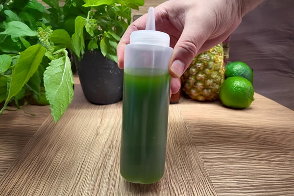 Vihreä yrttiöljy – keittiösi aromaattinen salaisuus