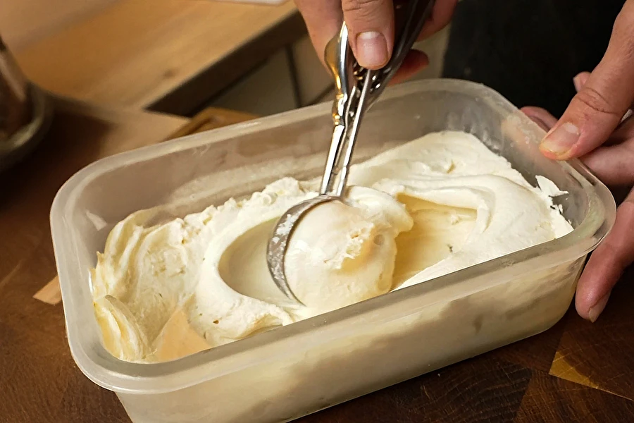 Kermajäätelö konjakin vivahteella