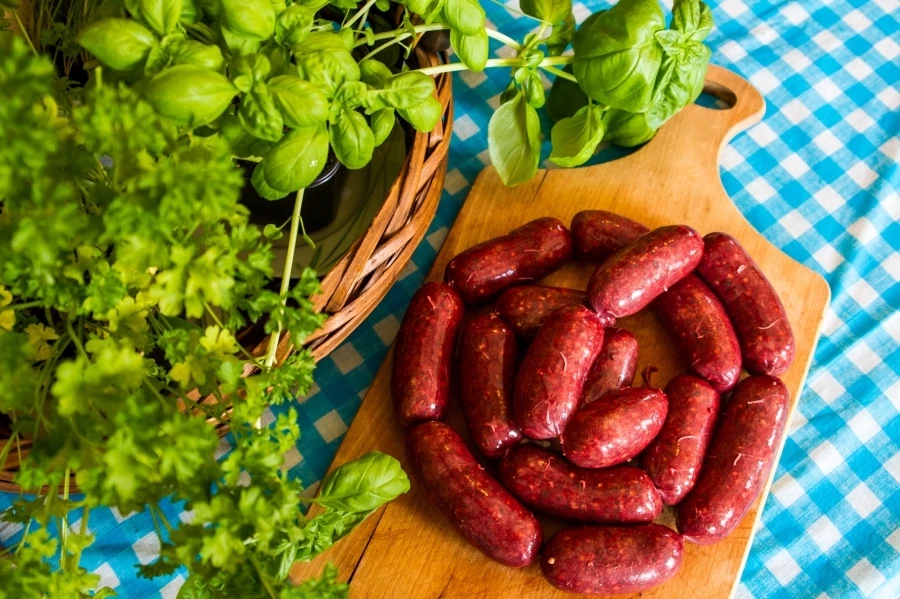 Kotitekoinen verimakkara