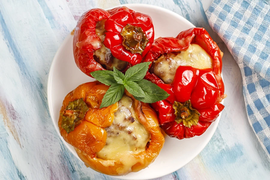 Täytetyt paprikat kaasugrillistä