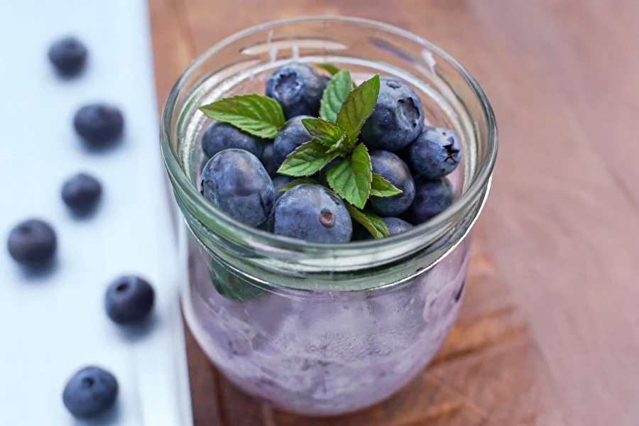 Browin Przepiśnik - Yön yli -kaurapuuro mustikkahillon kera – nopea ja terveellinen aamiainen